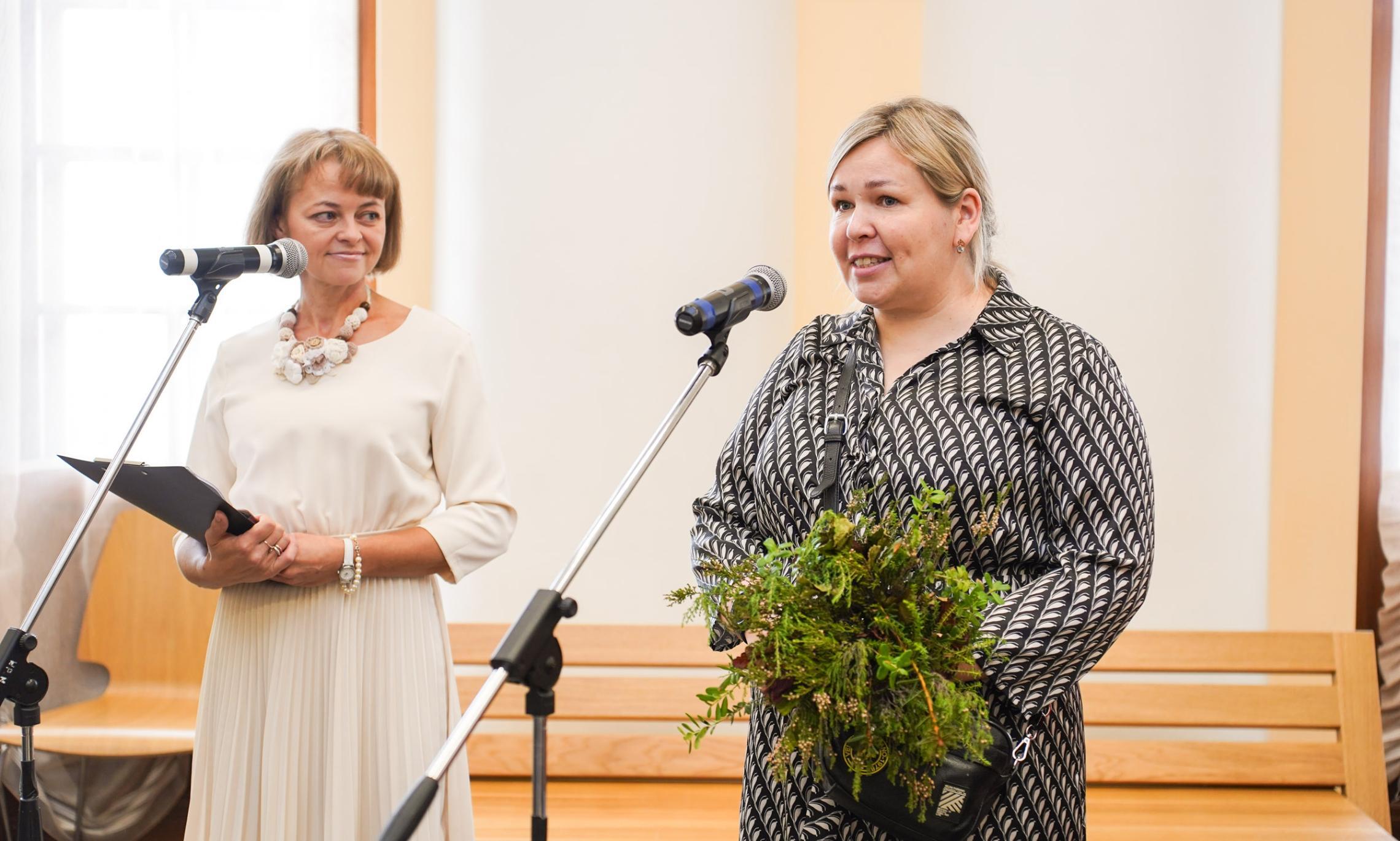 Ирина Черепанова (справа).